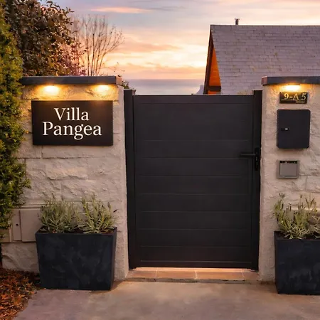 Pangea Boutique - Camino Del Norte - カストロ・ウルディアレス