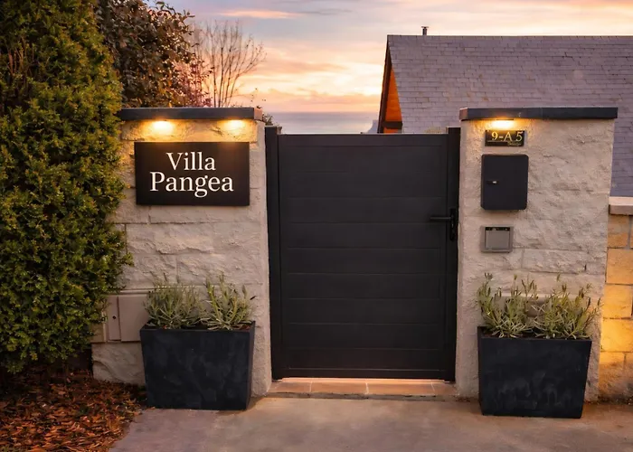 Pangea Boutique - Camino Del Norte - カストロ・ウルディアレス